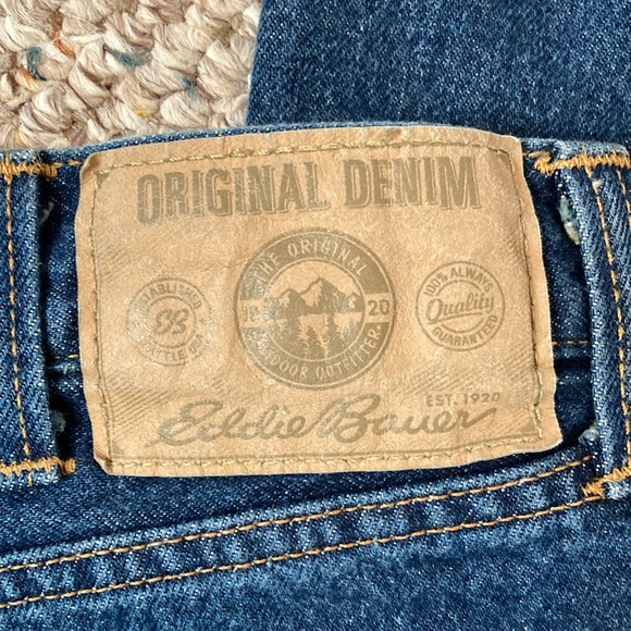 Eddie Bauer Classic Fit men’s jeans - Picture 3 of 4